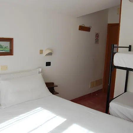 Hotel Flores *