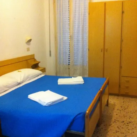 Hotel Italia *
