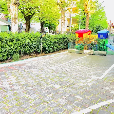 ホテル Montebello Nuova Gestione 2*