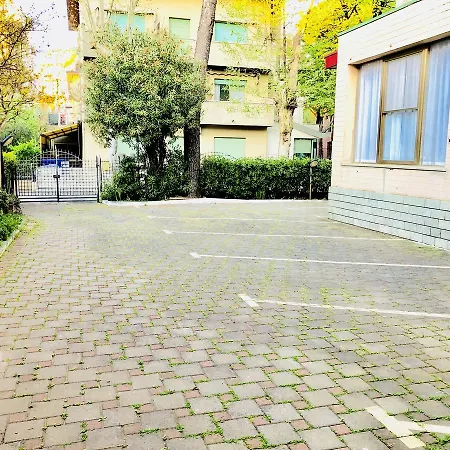 Montebello Nuova Gestione ホテル 2*