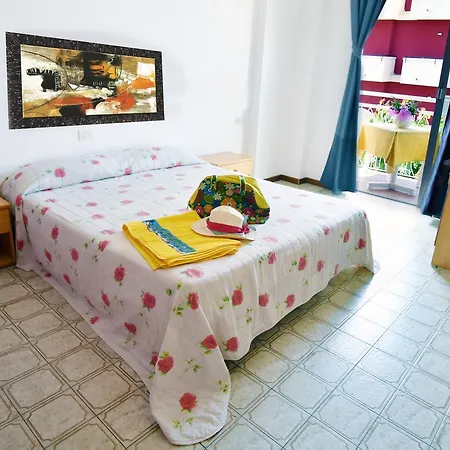 Eugenia Hotel *