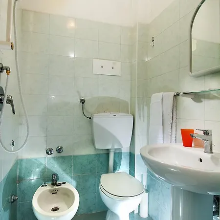 Eugenia Hotel *