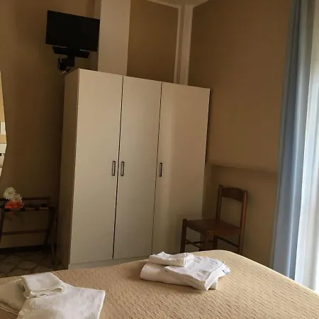 Hotel Fucsia 2*