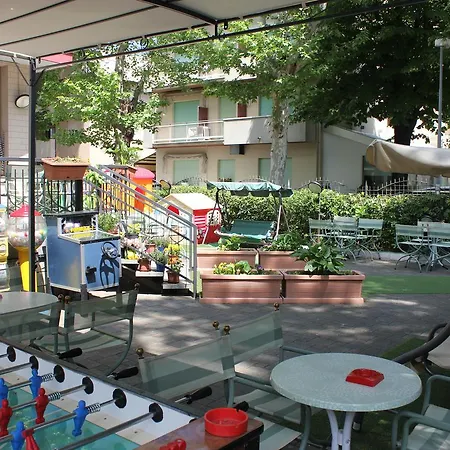 ホテル Montebello Nuova Gestione リッチョーネ