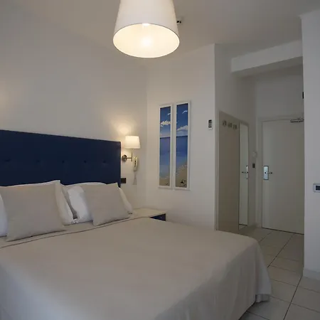 Hotel De Londres 3*