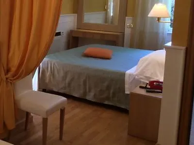 Vienna Touring Отель