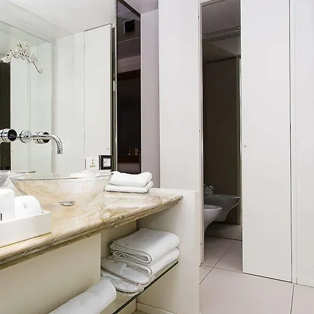 L'h Hotel 4*