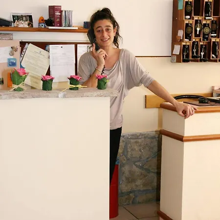 Jolie Hotel