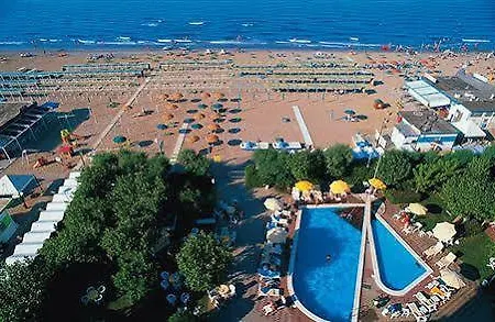 Alexandra Plaza Отель 4*