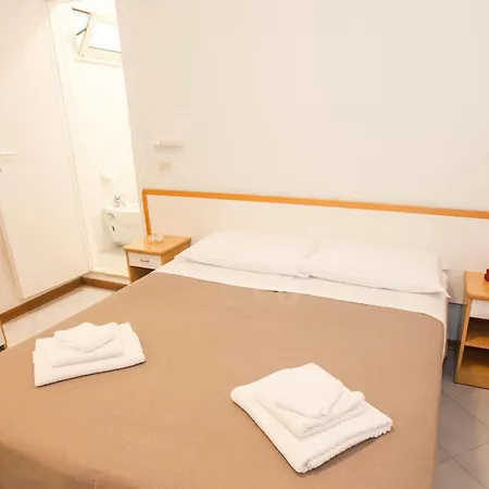 Massimo Hotel 2*