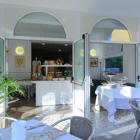 Otel Falco 3*