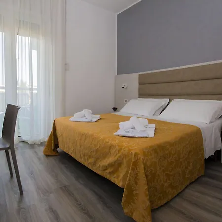 Zanarini In Centro A Hotel Riccione