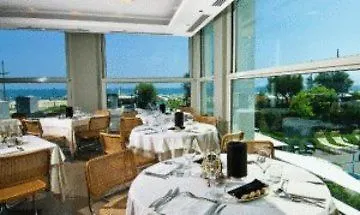 Отель Sarti 4*