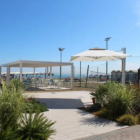 Liberty - Parking & Included Hotel 3*
