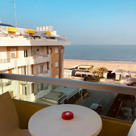 Hotel Montecarlo - Vista Mare Con Piscina & Area Fitness ホテル 3*