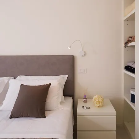 White Aparthotel