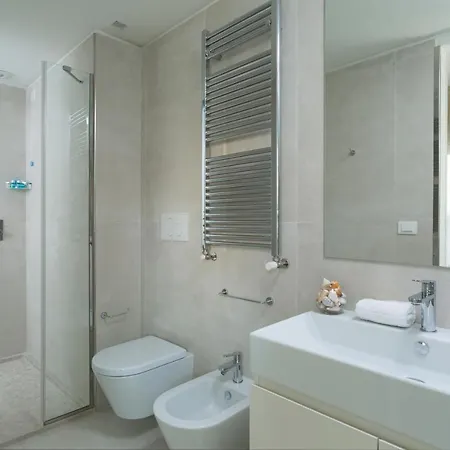White Aparthotel 3*