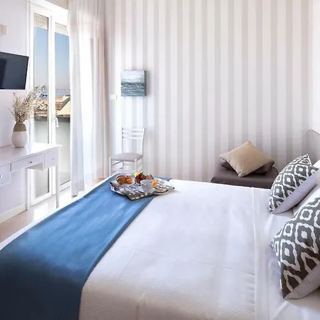 Hotel Little
