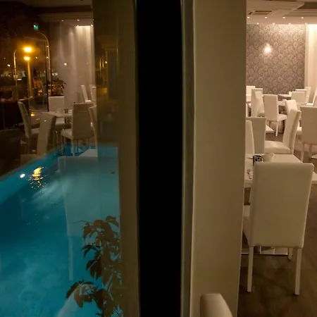 Hotel Montecarlo - Vista Mare Con Piscina & Area Fitness ホテル 3*