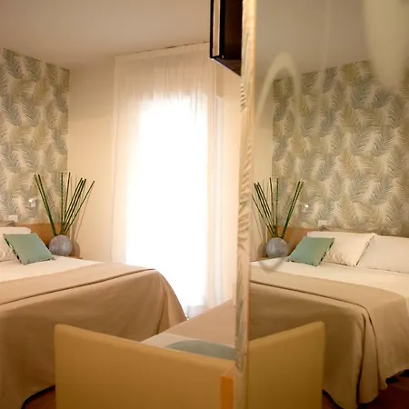 ホテル Hotel Montecarlo - Vista Mare Con Piscina & Area Fitness
