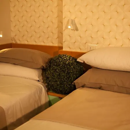 Hotel Montecarlo - Vista Mare Con Piscina & Area Fitness ホテル 3*