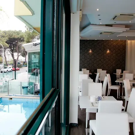 Hotel Montecarlo - Vista Mare Con Piscina & Area Fitness 3*