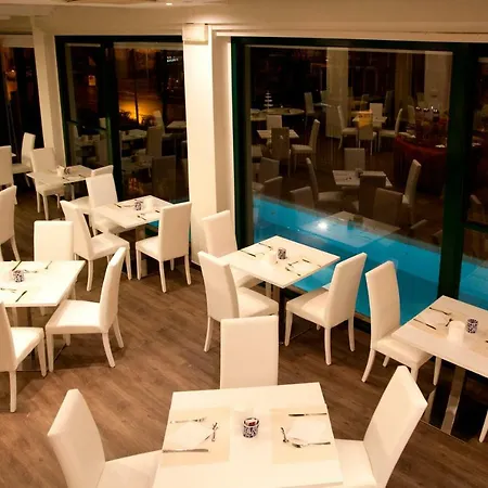 Hotel Montecarlo - Vista Mare Con Piscina & Area Fitness リッチョーネ