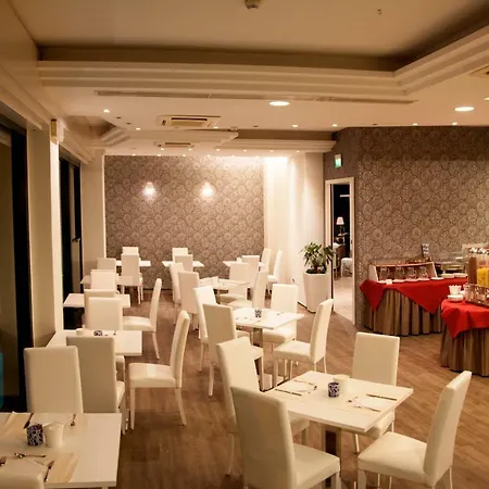 ホテル Hotel Montecarlo - Vista Mare Con Piscina & Area Fitness リッチョーネ