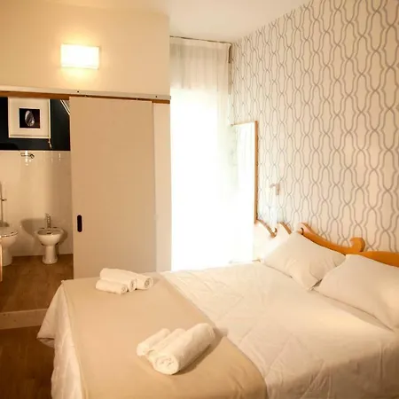 Hotel Montecarlo - Vista Mare Con Piscina & Area Fitness リッチョーネ