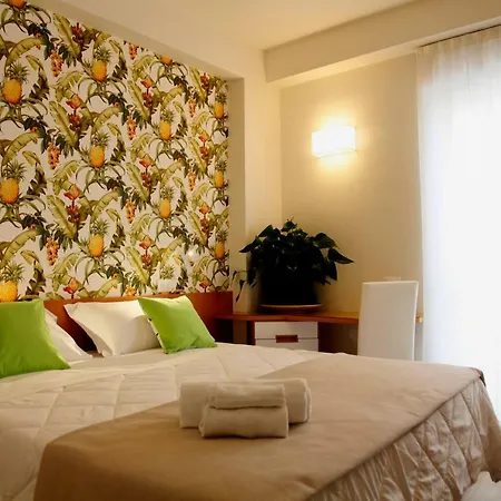 Hotel Montecarlo - Vista Mare Con Piscina & Area Fitness リッチョーネ