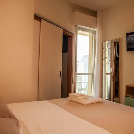 ホテル Hotel Montecarlo - Vista Mare Con Piscina & Area Fitness リッチョーネ