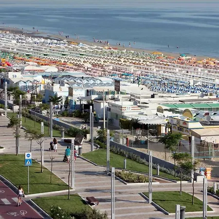 Hotel Montecarlo - Vista Mare Con Piscina & Area Fitness 3* リッチョーネ