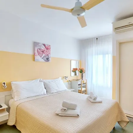 ホテル Montebello Nuova Gestione リッチョーネ