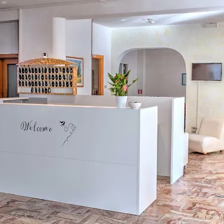 Niagara Hotel 3*