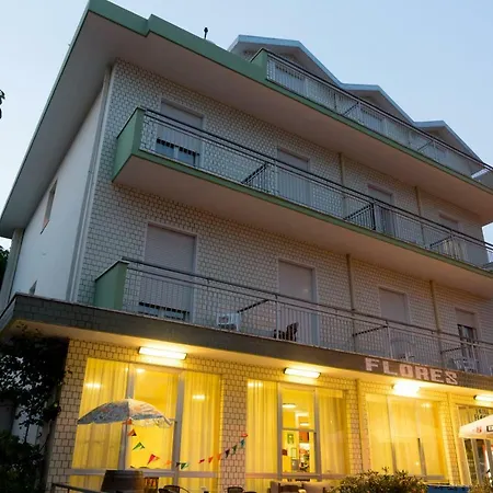 Flores Hotel *