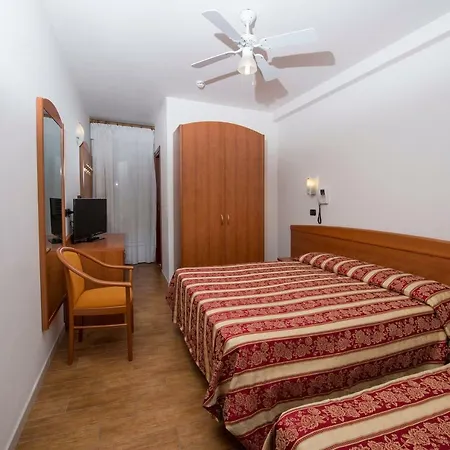 Hotel Linda - Family - Nuova Costruzione Antisismica 3*