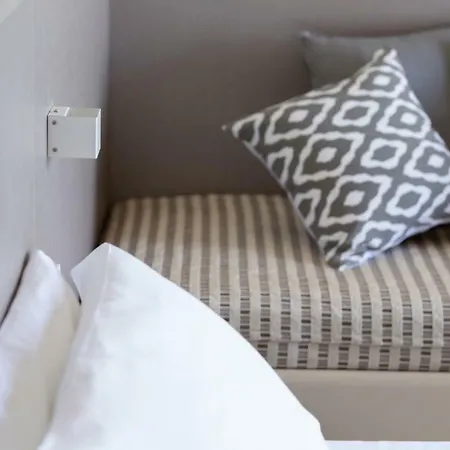 Little Hotel 3*