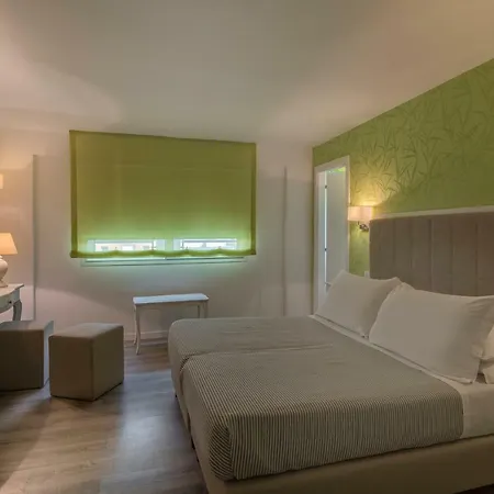 Hotel Corona 3*