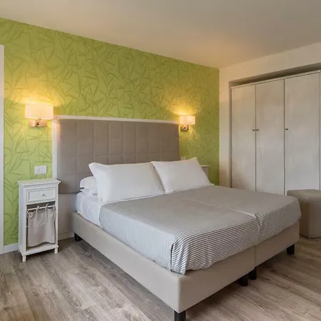 Hotel Corona Hotel