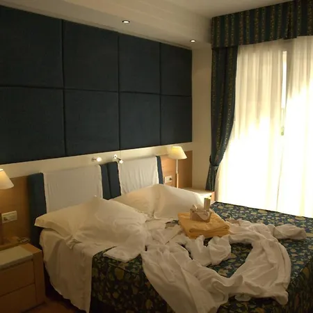 England 4* Riccione
