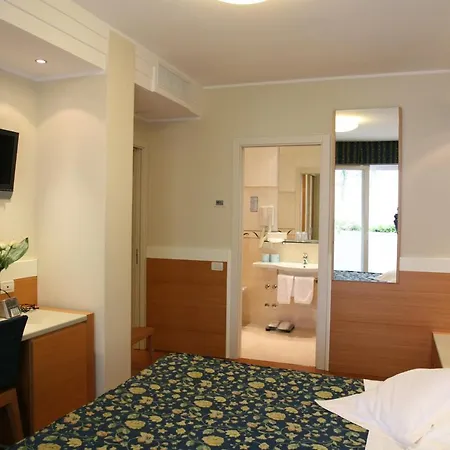 England 4* Riccione