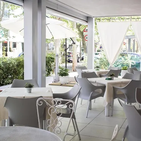 Nuova Hotel 2*
