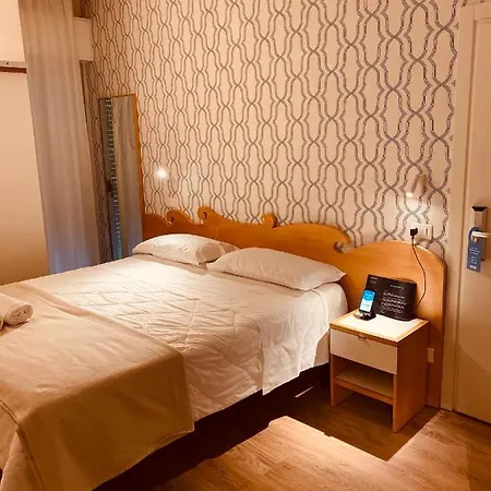 ホテル Hotel Montecarlo - Vista Mare Con Piscina & Area Fitness