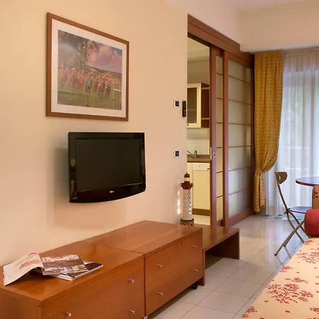 Hotel Mon Cheri 3*