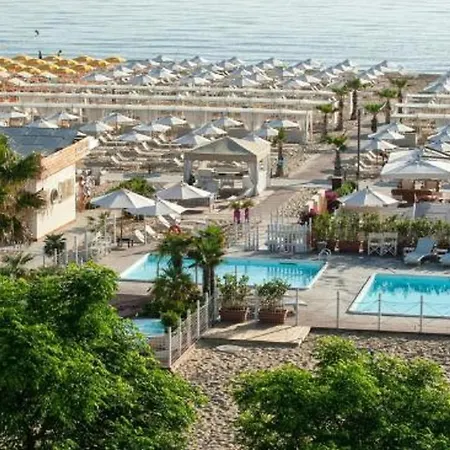 מלון - Enjoy Your Summer -beach Village Incluso 2*