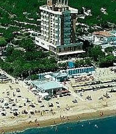 Alexandra Plaza 4* Риччоне