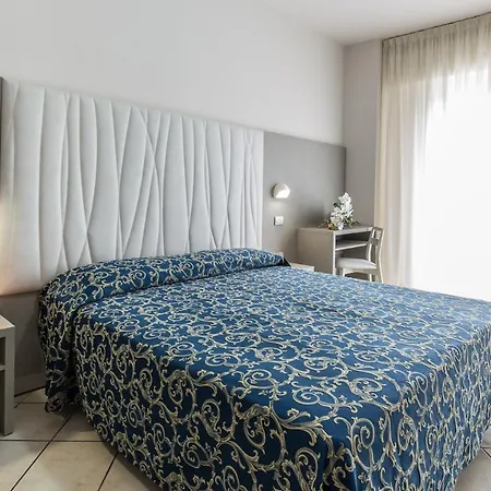 Roland Hotel 3*