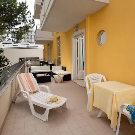 Cannes - In Pieno Centro Riccione