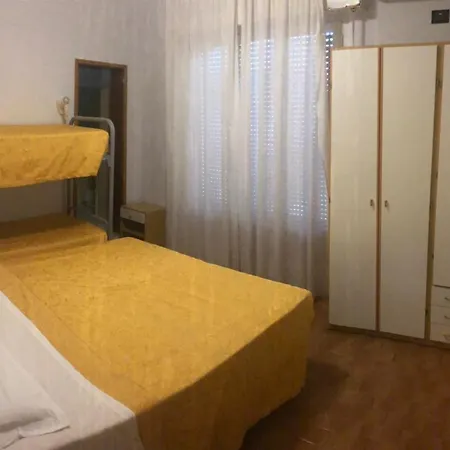 Golda Hotel 2*