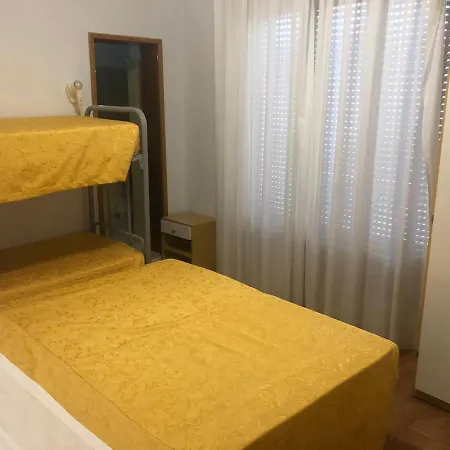 Golda Hotel